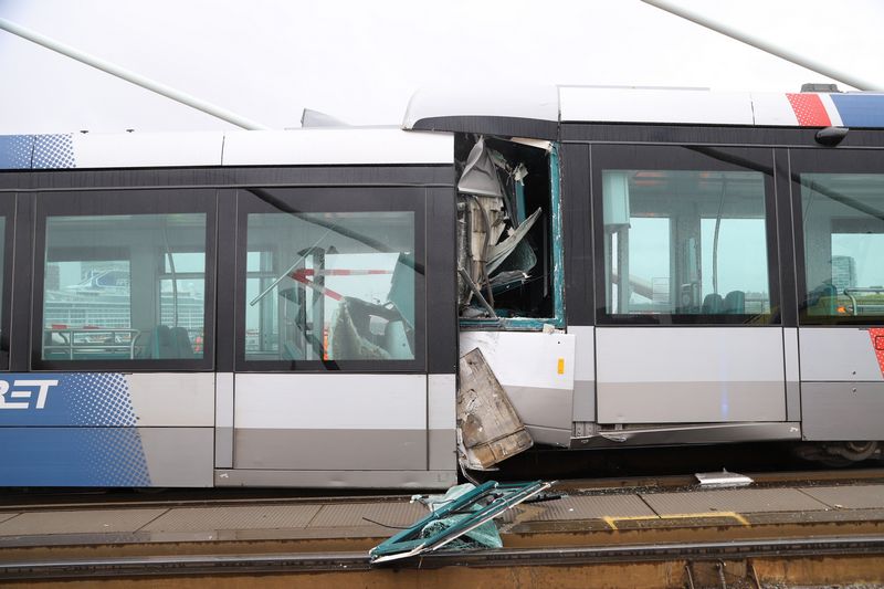 zware trambotsing op Erasmusbrug in Rotterdam